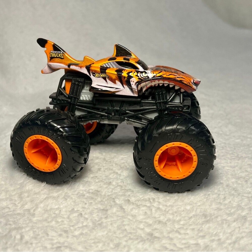 Hot Wheels Monster Jam Tiger Shark Monster Truck 1:64 Diecast Kids Toys